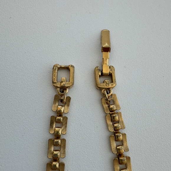 Givenchy - Picture 2 of 3